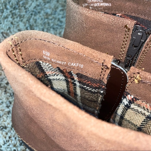 B.O.C Born Brown Leather Ankle Boots Size 8 - Picture 8 of 10